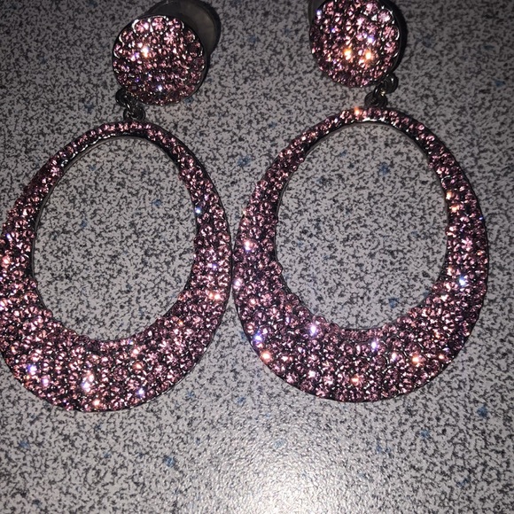 Pink crystal dangling earrings - Picture 3 of 3